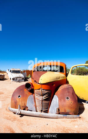 Vintage Car Wreck at Solitaire Ville, Sossusvlei dans le désert du Namib, Namibie Banque D'Images