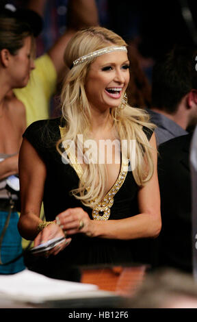 Paris Hilton assiste à l'UFC 114 le 29 mai 2010 à Las Vegas, Nevada. Photo par Francis Specker Banque D'Images
