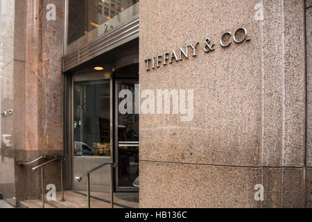 Vue extérieure de la maison Tiffany & Co à midtown Manhattan New York Banque D'Images