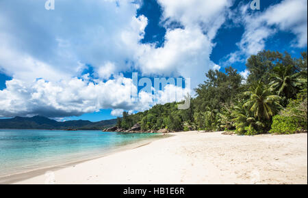 Anse Soleil tropical beach, l'île de Mahé, Seychelles Banque D'Images