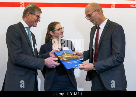 125 ans Halle (Saale) Hauptbahnhof Banque D'Images