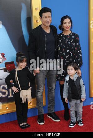 Mario Lopez aux arrivées pour chanter Premiere, L.A. Vivre, Los Angeles, CA le 3 décembre 2016. Photo par : Dee Cercone/Everett Collection Banque D'Images