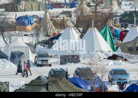 3 décembre 2016 - Oceti Sakowin Camp à Standing Rock, ND © Dimitrios Manis/ZUMA/Alamy Fil Live News Banque D'Images