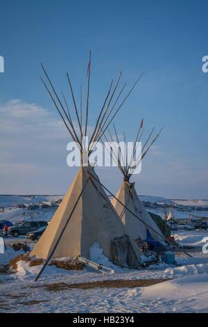 3 décembre 2016 - Oceti Sakowin Camp à Standing Rock, ND © Dimitrios Manis/ZUMA/Alamy Fil Live News Banque D'Images