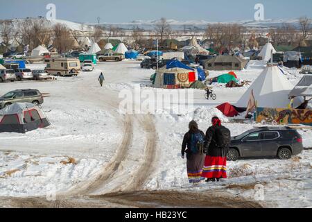 3 décembre 2016 - Oceti Sakowin Camp à Standing Rock, ND © Dimitrios Manis/ZUMA/Alamy Fil Live News Banque D'Images