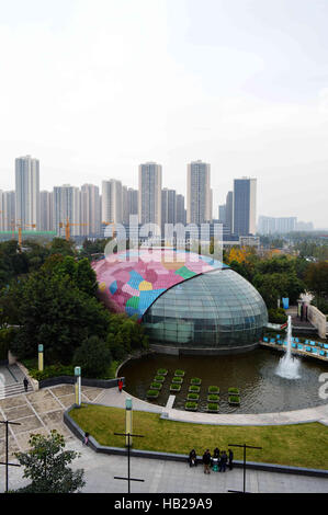 Chongqin, Chongqin, Chine. 2 Décembre, 2016. Chongqing, Chine 2 décembre 2016 : (usage éditorial uniquement. Chine).Une architecture imitant le Centre national pour les arts de la scène dans le sud-ouest de la Chine, Chongqing, Décembre 2nd, 2016. © SIPA Asie/ZUMA/Alamy Fil Live News Banque D'Images