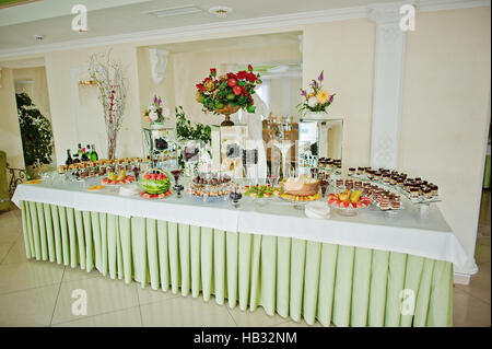 Réception de Mariage de fruits et de bonbons Banque D'Images