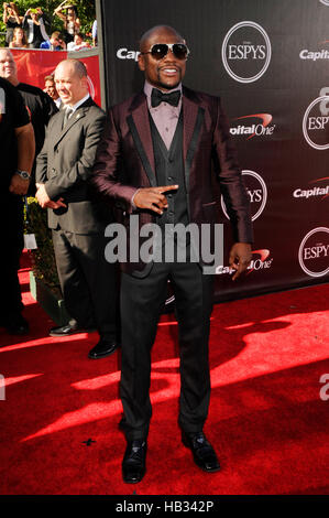 Le boxeur Floyd Mayweather Jr. arrive à l'ESPY awards 2014 dans Nokia Theatre L.A. Vivre le 16 juillet 2014 à Los Angeles, Californie. Banque D'Images