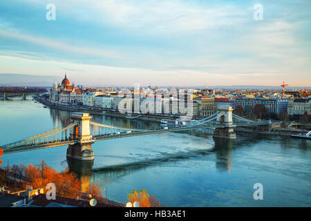 Aperçu de Budapest au lever du soleil Banque D'Images