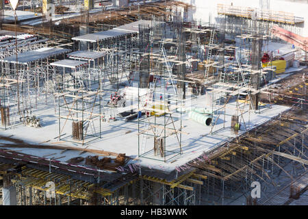 Site de construction avec les travailleurs à Dubaï Banque D'Images
