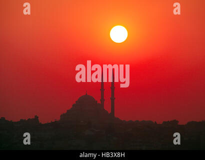 Coucher du soleil et la mosquée de Yavuz Selim Banque D'Images