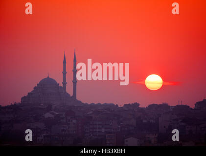 Coucher du soleil et la mosquée de Yavuz Selim Banque D'Images