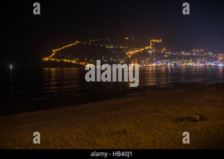 Alanya dans la nuit Banque D'Images