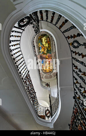 Fresque sur le plafond au-dessus de l'escalier Rose, abbaye de Stams, Stift Stams, Tyrol, Autriche Banque D'Images