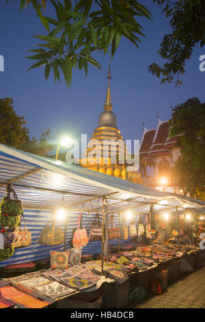 Asie Thaïlande CHIANG MAI NIGHTMARKET Banque D'Images