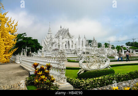 Le Temple blanc Wat Rong Khun- Banque D'Images