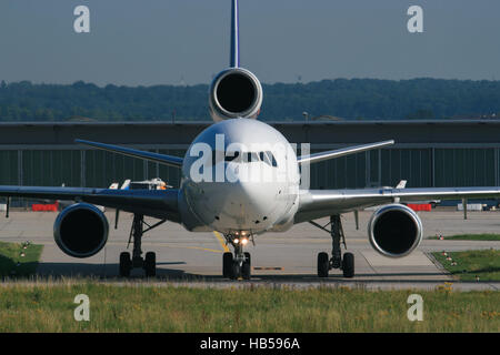 Stuttgart/Allemagne, le 22 juin 2011 : Fedex MD11 à l'aéroport de Stuttgart Banque D'Images