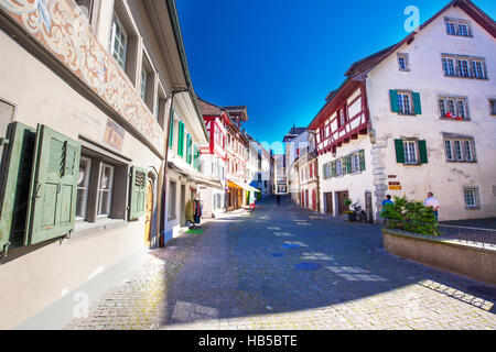 STEIN AM RHEIN, SUISSE - Juillet 2016 - Centre de la vieille ville de Stein am Rhein village avec de vieilles maisons colorées, canton de Schaffhouse, Suisse. Banque D'Images