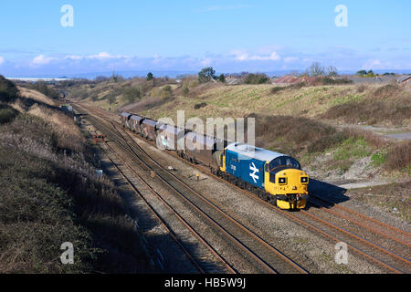 '37025' TMD Inverness traverse Saint-règle avec 4B20 0910 Barry Barry à exécuter sur la formation des conducteurs Colas 11/02/16. Banque D'Images