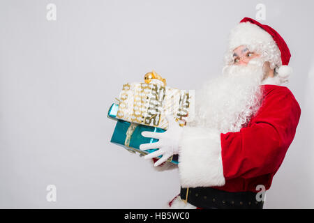 Le Père Noël à Noël appelant par téléphone. Isolées. Banque D'Images