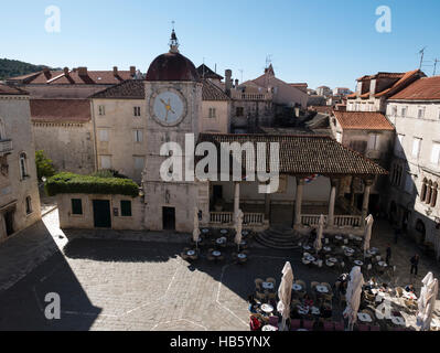La ville historique de Trogir viewd de la cathédrale de St Lawrence, Trogir, la côte dalmate, République de Croatie. Banque D'Images