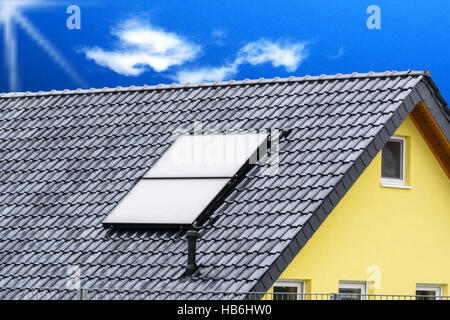 Des panneaux solaires sur le toit Banque D'Images