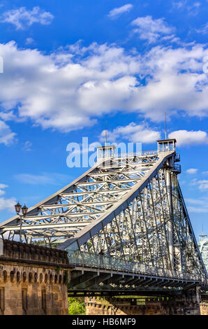 Blue wonder à Dresde - Grunaer Bridge Banque D'Images