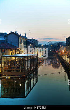 Le canal Naviglio Grande à Milan, Italie Banque D'Images