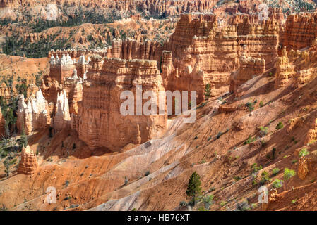 Les cheminées de repris de la Rim Trail près de Sunset Point, Bryce Canyon National Park, Utah, USA Banque D'Images