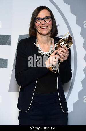 Clare Binns avec le Prix Spécial du Jury au cours de la British Independent Film Awards, à l'ancien marché de Billingsgate, Londres. Banque D'Images