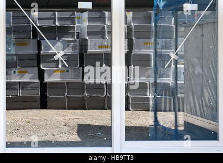 Dans la fenêtre de verre miroir Banque D'Images