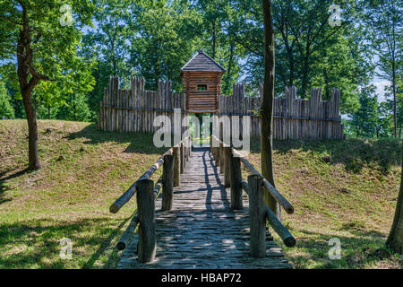 Rempart de la palissade, 8th-10th 100, reconstruction, Troy des Carpates du musée en plein air dans Trzcinica archéologiques près de Jaslo, Pologne Banque D'Images