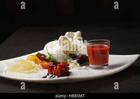 Assiette de fromage burrata Banque D'Images