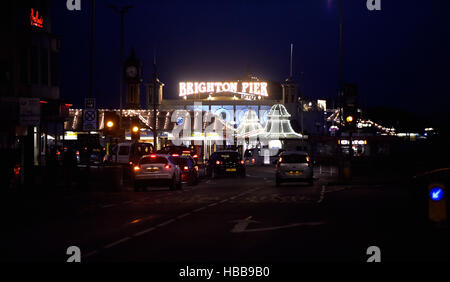 Brighton Palace Pier la nuit UK Banque D'Images