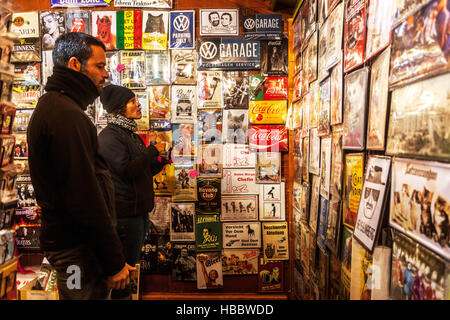 Ambiance de Noël et les ventes s'élève à Alexanderplatz, Berlin, Allemagne Banque D'Images