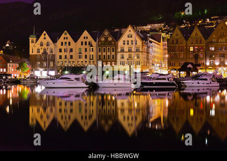 Célèbre rue Bryggen à Bergen - Norvège Banque D'Images