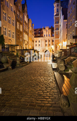 La nuit dans la rue Mariacka ville de Gdansk en Pologne, bourgeois historique maisons de la Vieille Ville Banque D'Images