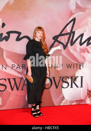 Londres, Royaume-Uni. 5 déc, 2016. Molly Goddard assiste à la Fashion Awards 2016 au Royal Albert Hall à Londres, Royaume-Uni, le 5 décembre 2016. Credit : Han Yan/Xinhua/Alamy Live News Banque D'Images