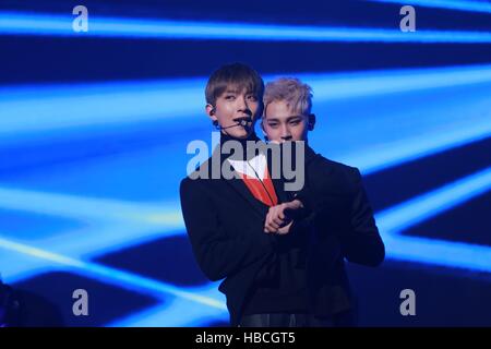 Séoul, Corée. Le 05 mai 2016. Détient 17 vitrine pour leur 3ème mini-album passe 17 ans à Séoul, en Corée, le 1er décembre, 2016.(La Chine et la Corée, de l'homme) © TopPhoto/Alamy Live News Banque D'Images