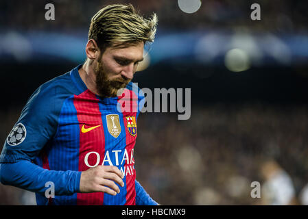 Barcelone, Catalogne, Espagne. 6 Décembre, 2016. FC Barcelone MESSI avant pendant le match de la Ligue des Champions contre le Borussia Moenchengladbach au Camp Nou à Barcelone. Credit : Matthias Rickenbach/ZUMA/Alamy Fil Live News Banque D'Images