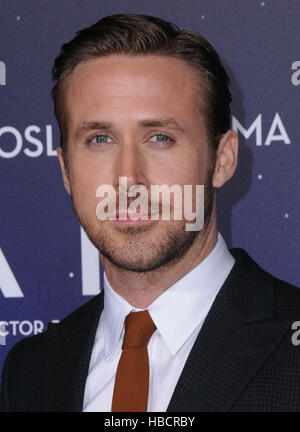 Westwood, CA, USA. 6e Dec 2016. 06 Décembre 2016 - Westwood, Californie. Ryan Gosling. Première mondiale de la Liongate ''La La Land'' qui a eu lieu au Mann Village Theatre. Crédit photo : Birdie Thompson/AdMedia Crédit : Birdie Thompson/AdMedia/ZUMA/Alamy Fil Live News Banque D'Images