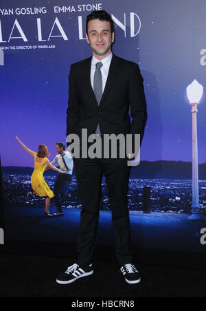 Westwood, CA, USA. 6e Dec 2016. 06 Décembre 2016 - Westwood, Californie. Justin Hurwitz. Première mondiale de la Liongate ''La La Land'' qui a eu lieu au Mann Village Theatre. Crédit photo : Birdie Thompson/AdMedia Crédit : Birdie Thompson/AdMedia/ZUMA/Alamy Fil Live News Banque D'Images