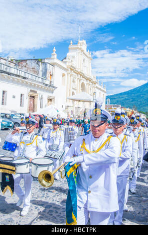 Le Saint Patron de l'Antigua procession annuelle à Antigua Guatemala. Chaque année, le tour d'Antigua pour honorer son propre patron Saint James. Banque D'Images