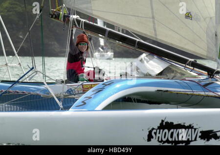 AJAXNETPHOTO. 29e mai 2005. PLYMOUTH, Angleterre. - Moulin de Faraday - OSTAR AURELIA DITTON (GBR) TÊTE SUR SON YACHT DE SHOCKWAVE AU DÉBUT DE LA COURSE aujourd'hui au large de Plymouth. PHOTO:TONY CARNEY/ACME/AJAX REF : OSTAR02 Banque D'Images