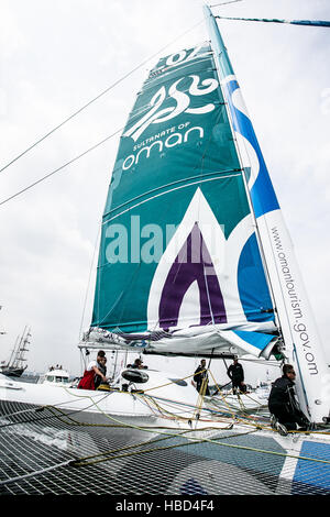 Le trimaran Oman Sail à Kieler Woche. Banque D'Images