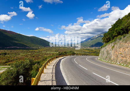 L'autoroute de l'Adriatique, près de la plage de Jaz, Budva, Monténégro, Europe Banque D'Images