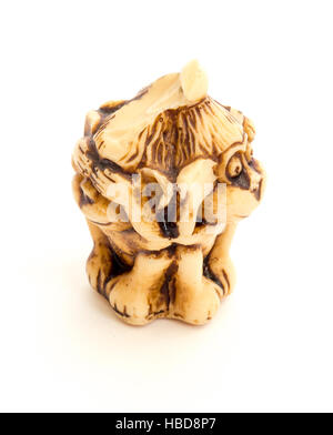 Netsuke japonais trois singes sages, parfois appelés les trois singes mystique, sont une illustration de maxim. Banque D'Images