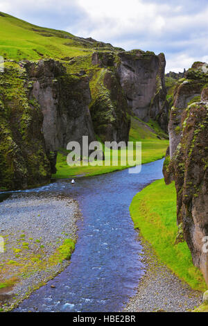 Fjadrargljufur Canyon et la rivière Banque D'Images