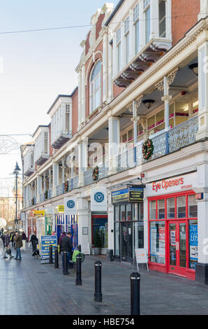 Façade de Victorian Arcade Arcade commerçante à Bradford Street, Birmingham, West Midlands Banque D'Images