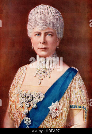 Mary de Teck, 1867 - 1953. Reine du Royaume-Uni et les Dominions britanniques et l'Impératrice de l'Inde en tant qu'épouse d'King-Emperor George V. de leurs gracieuses majestés le roi George VI et La Reine Elizabeth, publié 1937. Banque D'Images